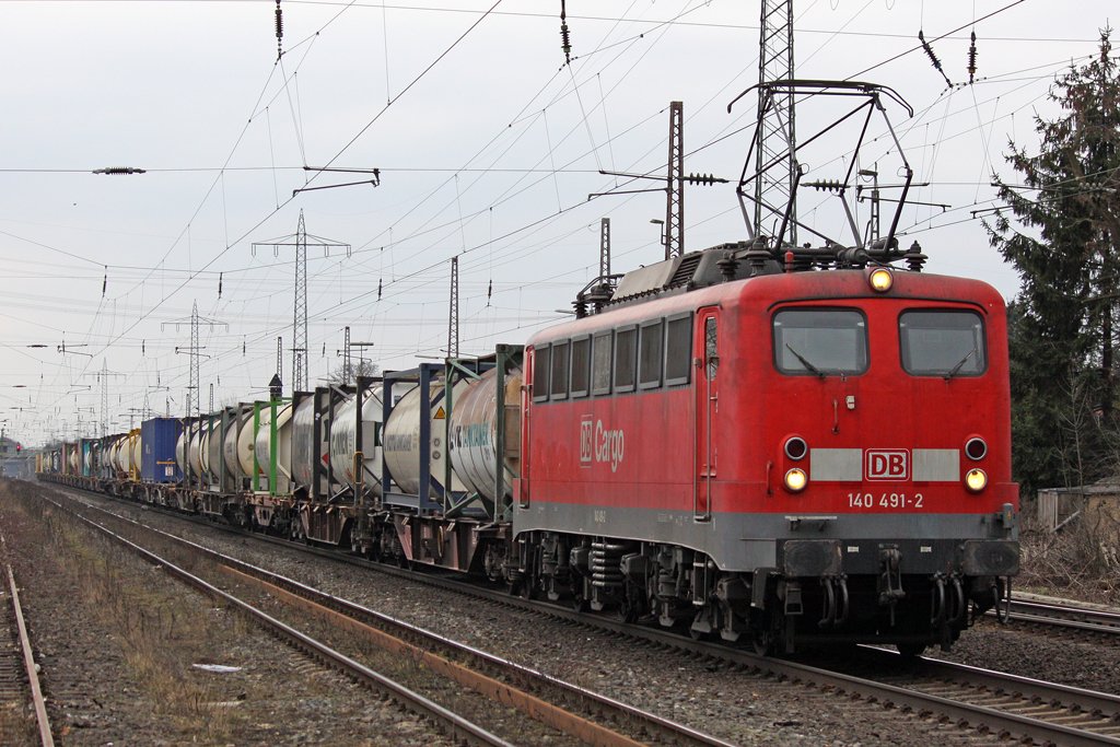 Die 140 491-2 in Ratingen Lintorf am 19,03,10