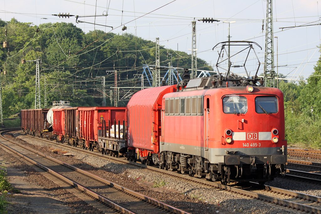 Die 140 495-3 in K�ln West am 02,06,10