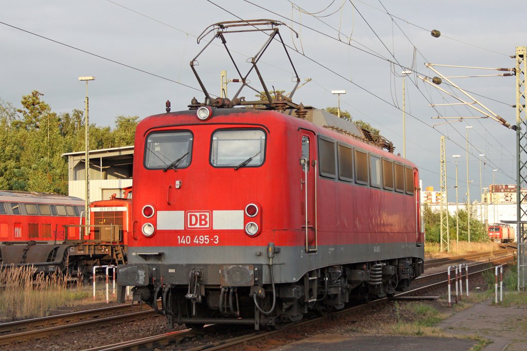 Die 140 495-3 rangiert vorm BW K�ln Gremberg am 27,07,09