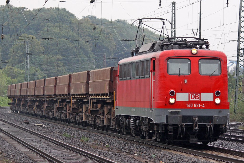 Die 140 621-4 in K�ln West am 12,08,09