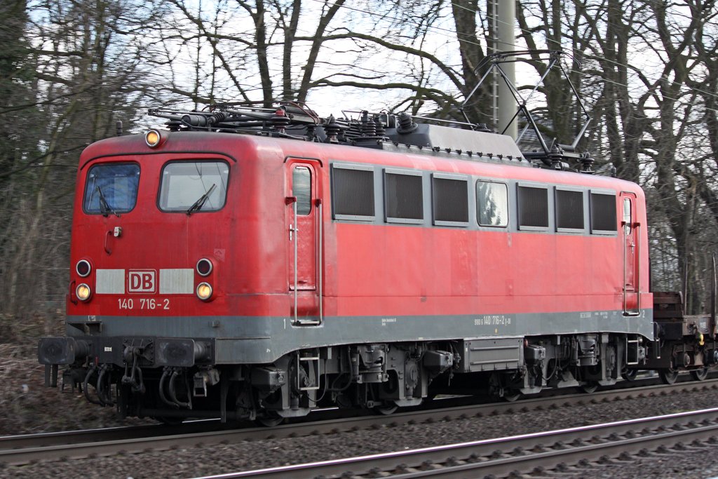 Die 140 716-2 in Ratingen Lintorf am 04,03,10