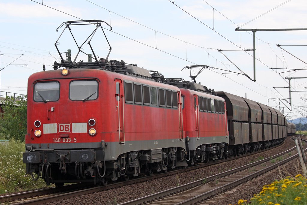 Die 140 833-5 und 140 xxx-x in K�ln Wahn am 27,07,09