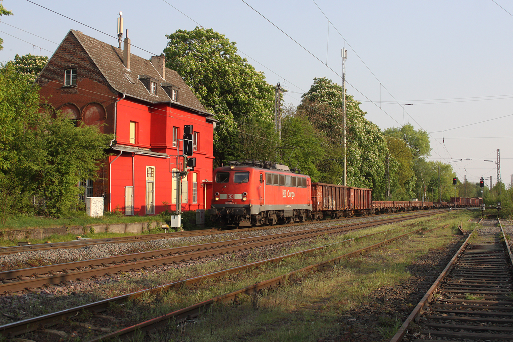 Die 140 834-3 in Ratingen Lintorf am 21,04,11