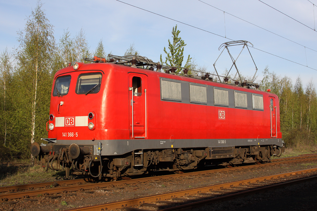 Die 141 366-5 in Koblenz L�tzel am 09,04,11