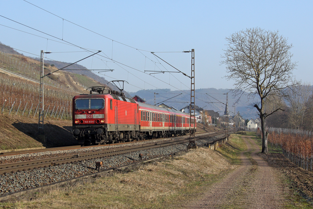 Die 143 833-2 in Pommern (Mosel) am 29,01,11