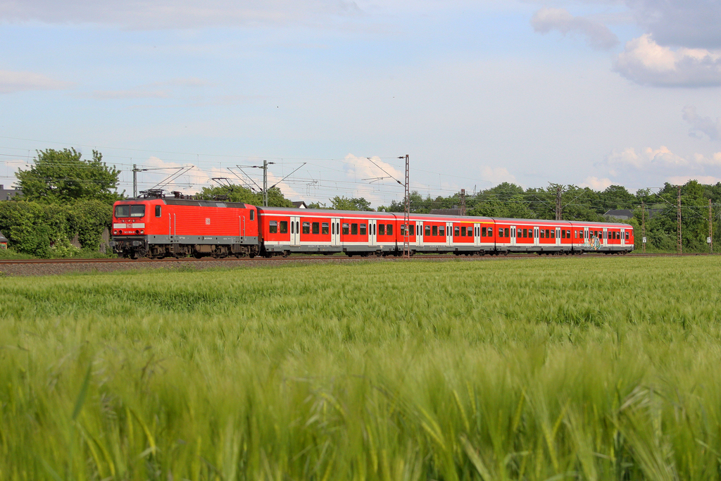 Die 143 854-8 in Langenfeld(Rhld)am 19,05,12