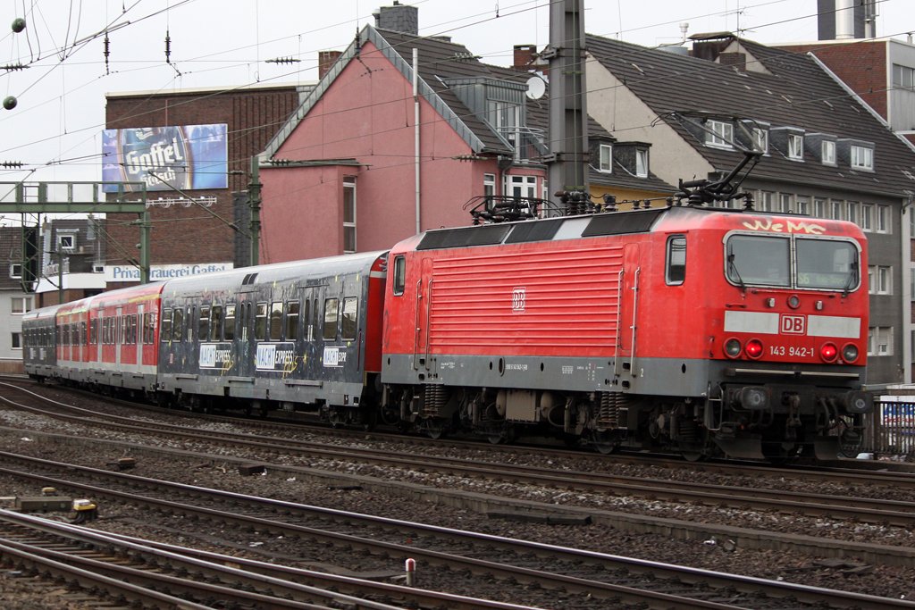 Die 143 942-1 als S6 richtung K�ln Nippes am 28,02,10