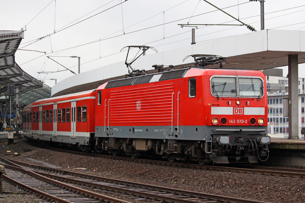 Die 143 970-2 als S6 in K�ln Hbf am 07,05,10