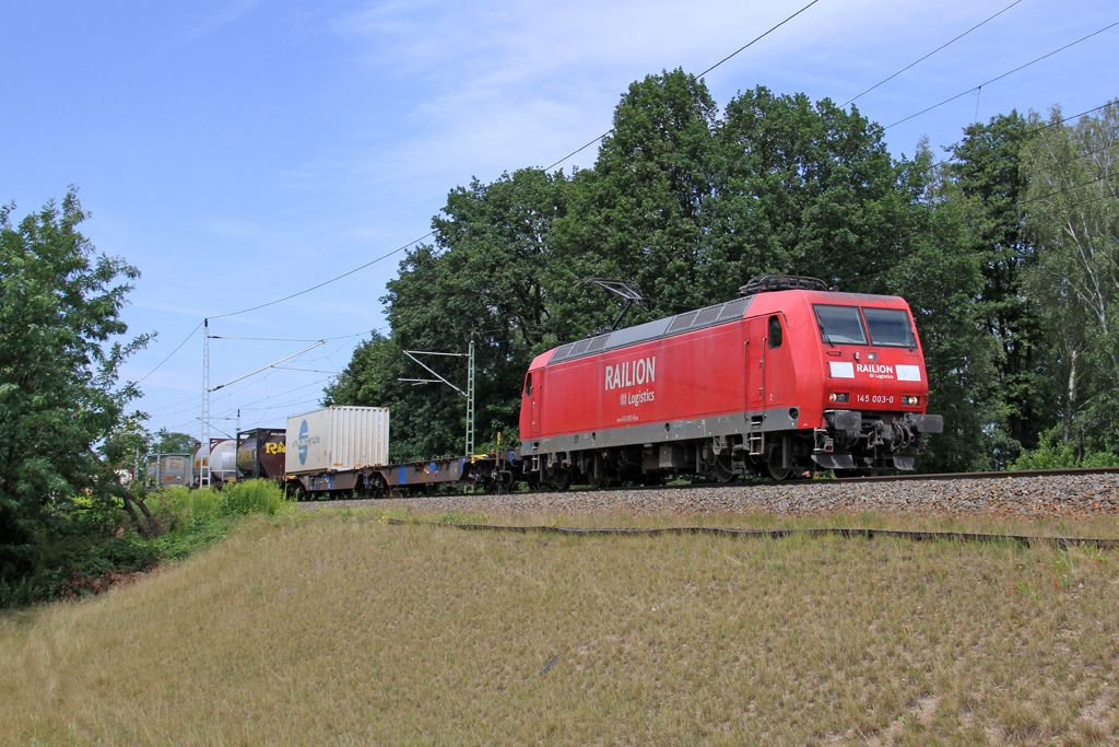Die 145 003-0 in Erkner am 24,07,12