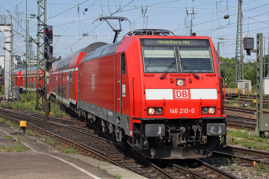 Die 146 210-0 in Stuttgart Hbf am 07,08,10 