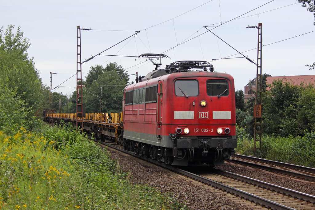 Die 151 002-3 in Hannover Limmer am 16,08,11