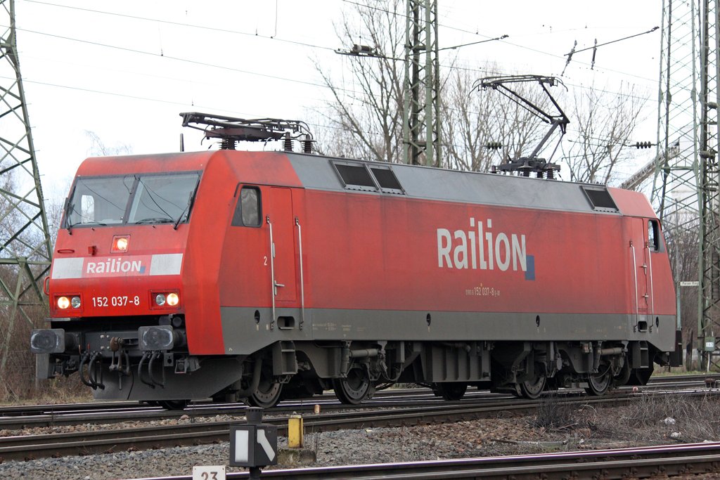 Die 151 037-8 in Gremberg am 20,03,10