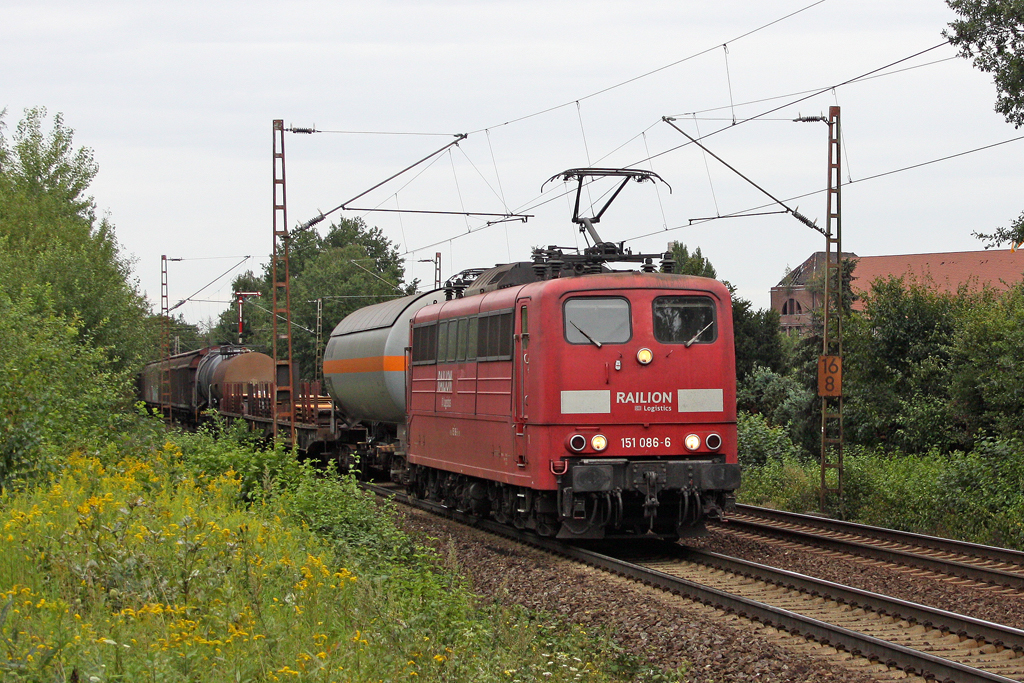Die 151 086-6 in Hannover Limmer am 16,08,11
