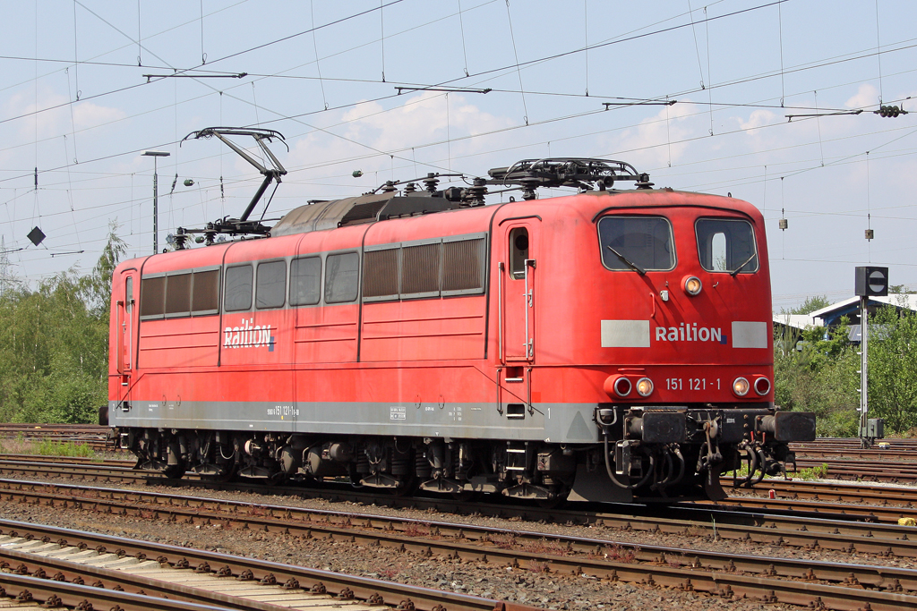 Die 151 121-1 bei der Lokparade vom DB Museum Koblenz L�tzel am 21,05,11