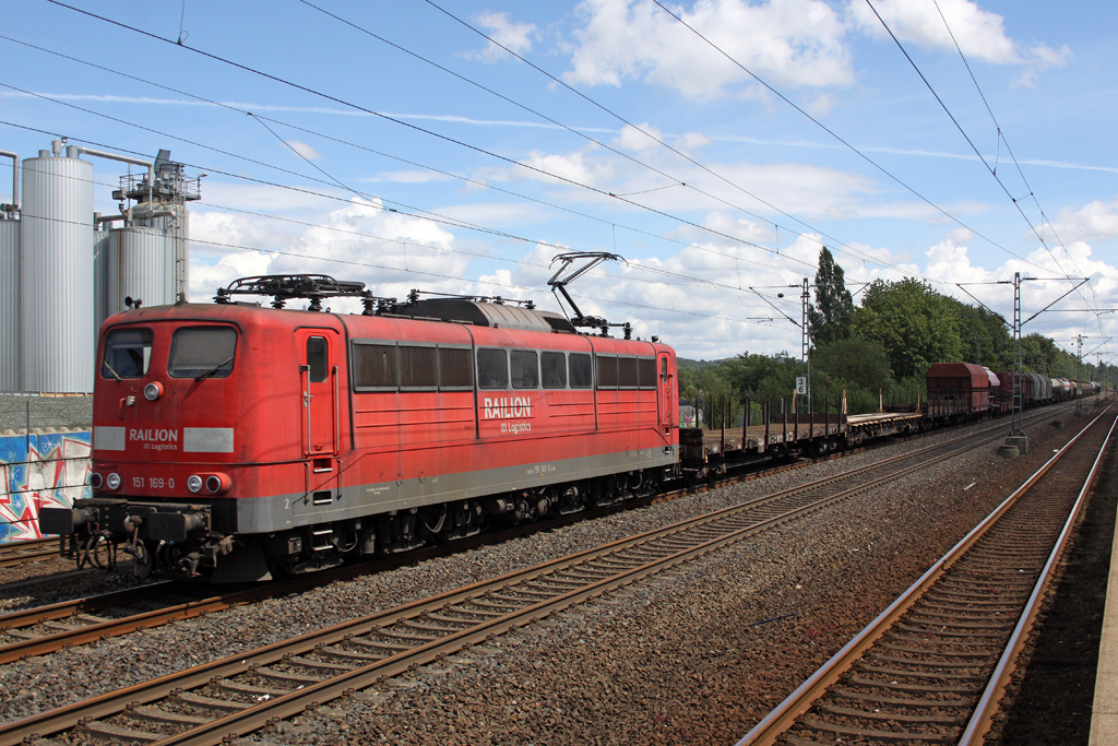 Die 151 169-0 in Schwelm West am 19,07,11
