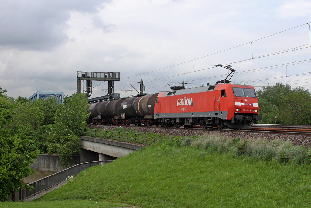 Die 152 002-2 auf der S�derelbbr�cke in Hamburg am 11,05,12