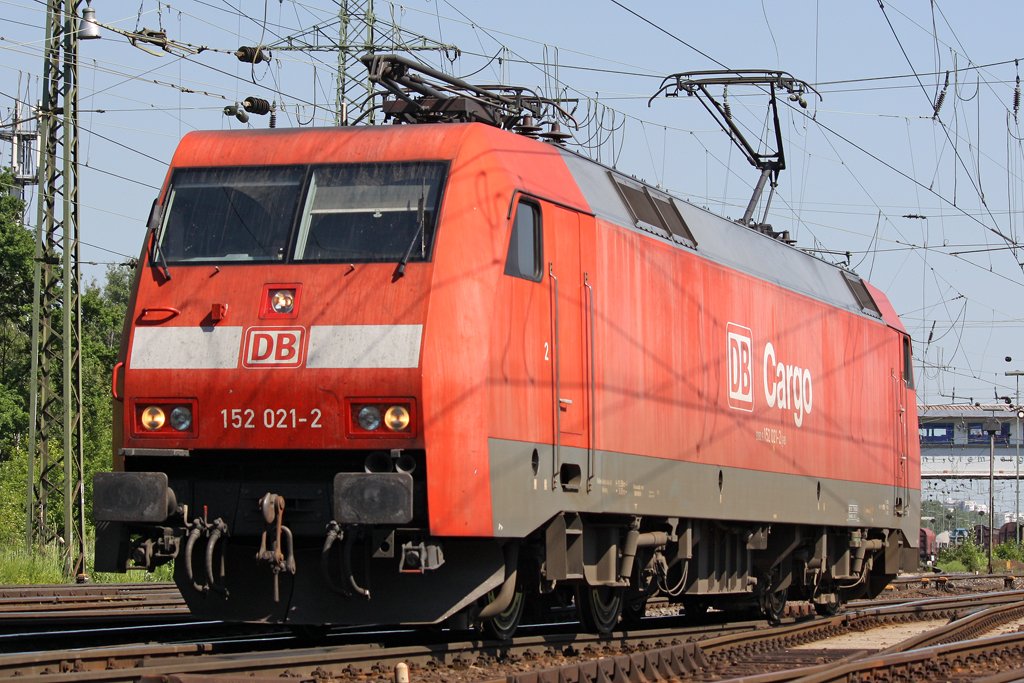 Die 152 021-2 in Gremberg am 04,06,10
