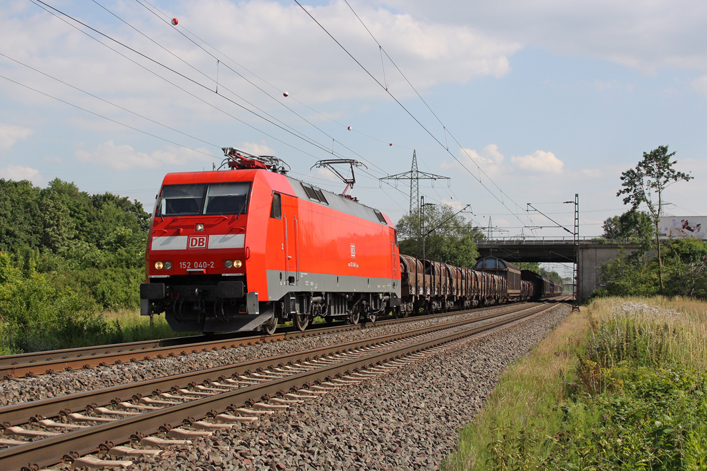 Die 152 040-2 in Ratingen Tiefenbroich am 03,07,12