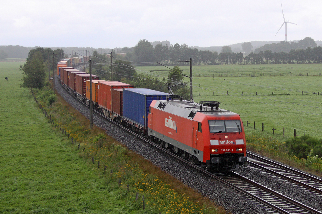 Die 152 063-4 in Ramelsloh am 10,08,11