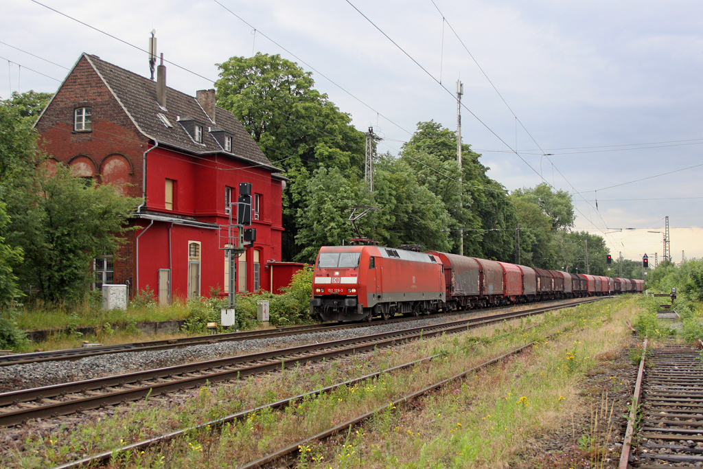 Die 152 129-3 in Ratingen Lintorf am 24,06,11
