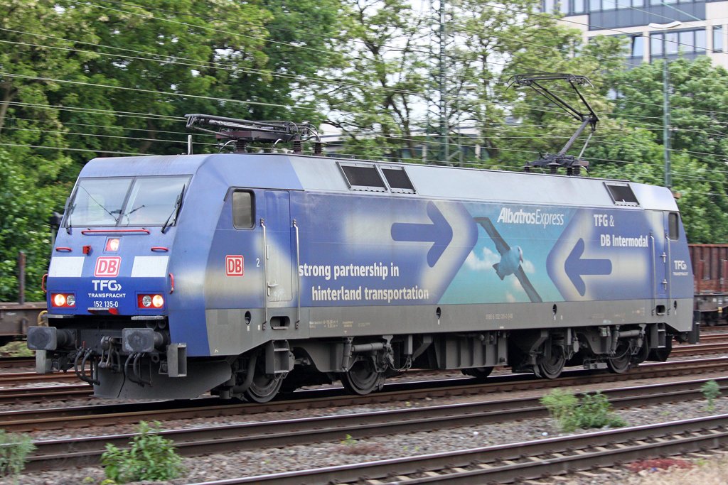 Die 152 135-0 in K�ln West am 02,06,10