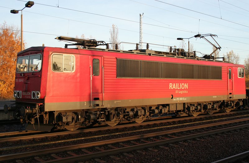 Die 155-068-0 hier in Berlin Sch�nefeld Flughafen am 14.11.09 ! 