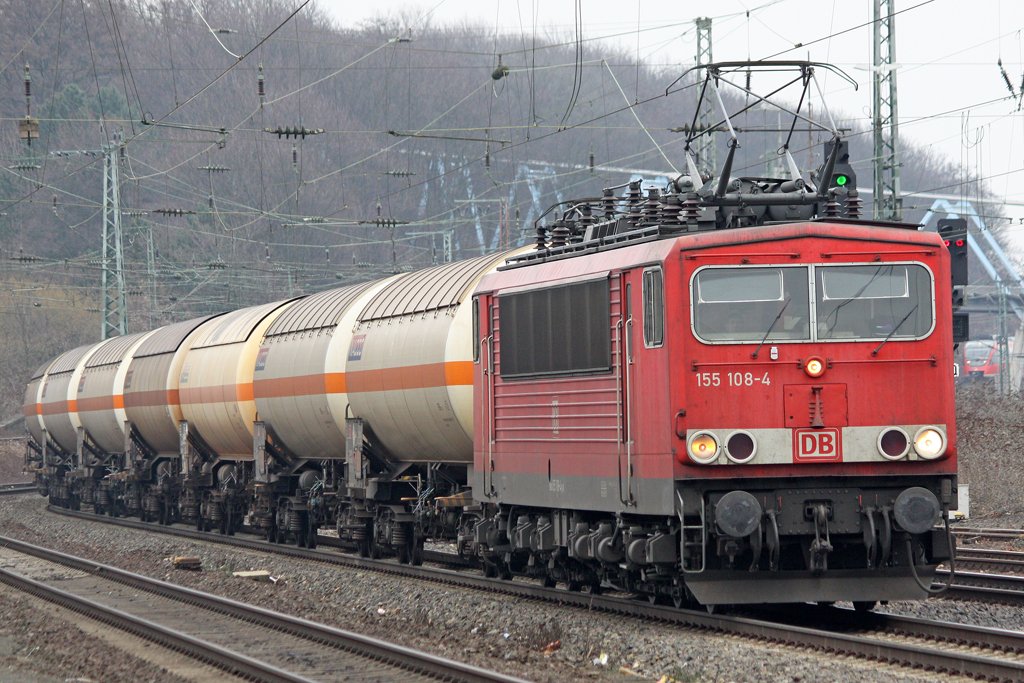 Die 155 108-4 in K�ln West am 21,01,10