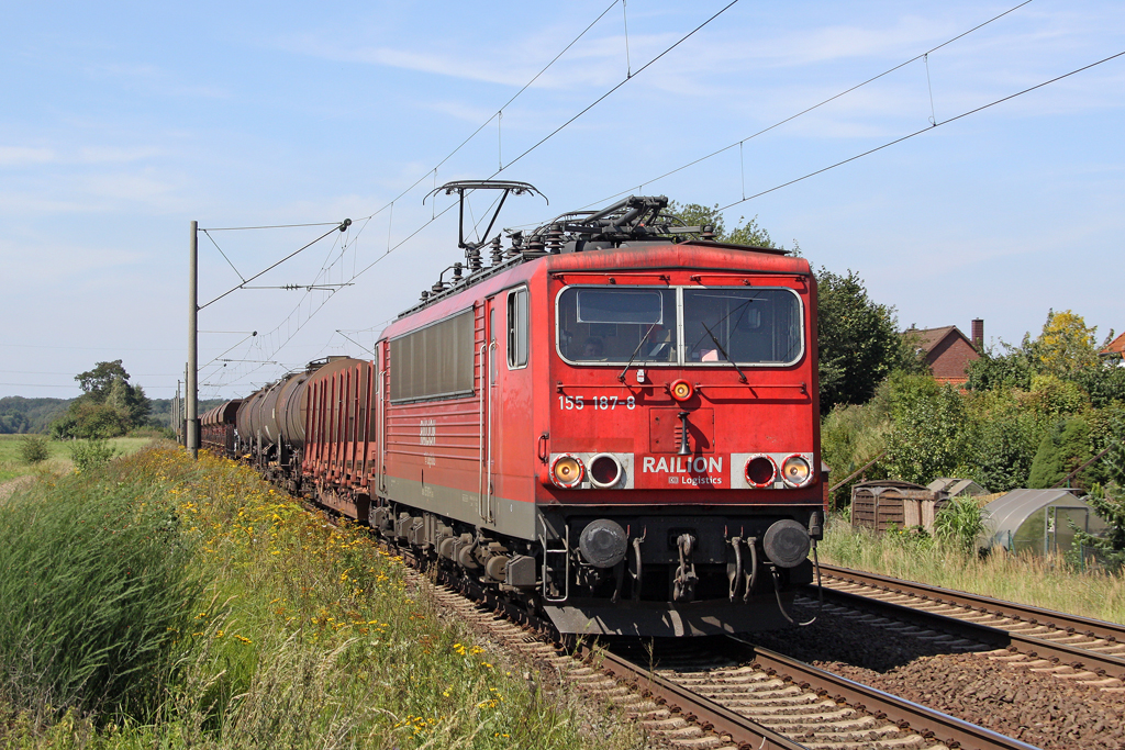 Die 155 187-8 in V�hrum am 20,08,11