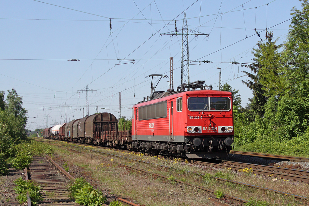 Die 155 236-3 in Ratingen Lintorf am 03,05,11