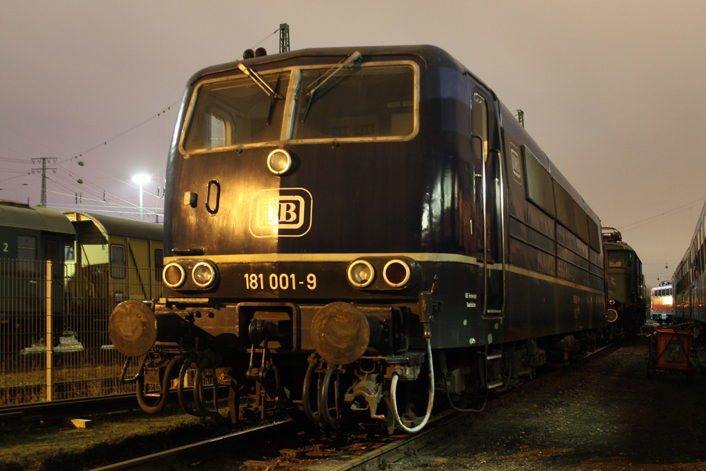 Die 181 001-9 im DB Museum Koblenz-L�tzel am 04,04,10