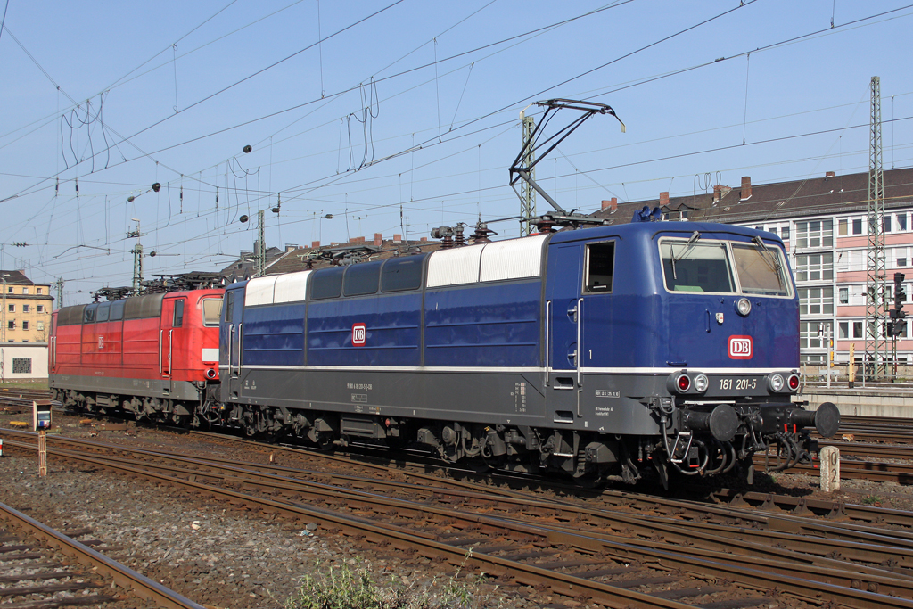 Die 181 201-5 und 181 219-7 in Koblenz Hbf am 22,03,11