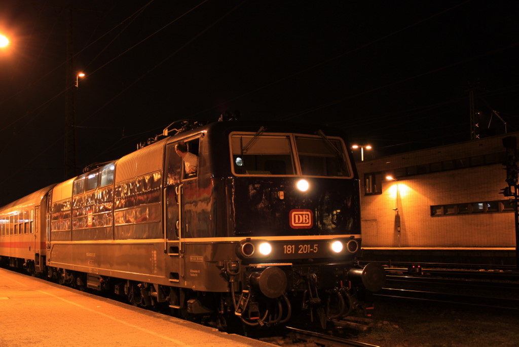 Die 181 201-5 am 19.01.2010 in Koblenz Hbf