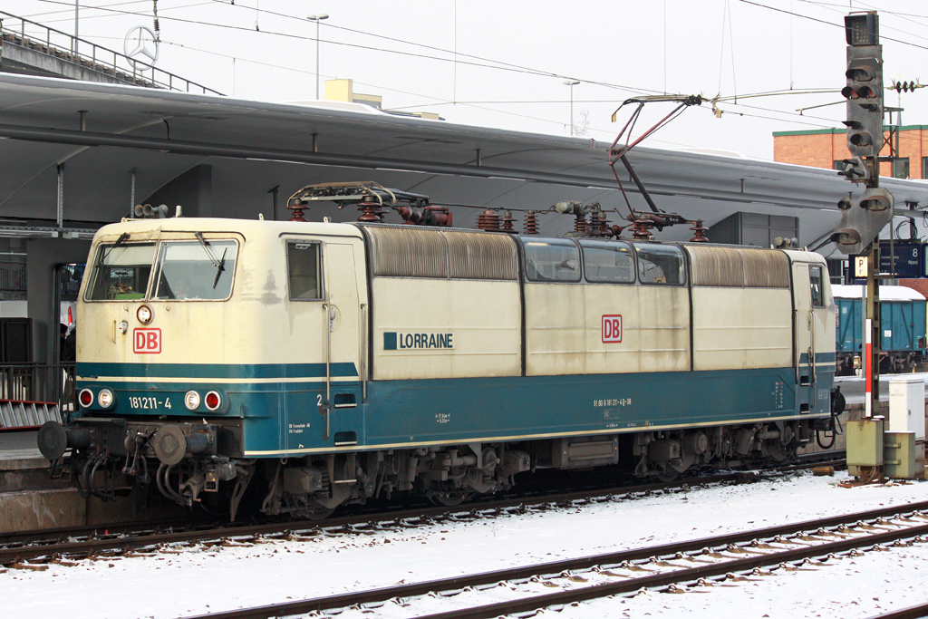 Die 181 211-4 in Koblenz Hbf am 03,12,10