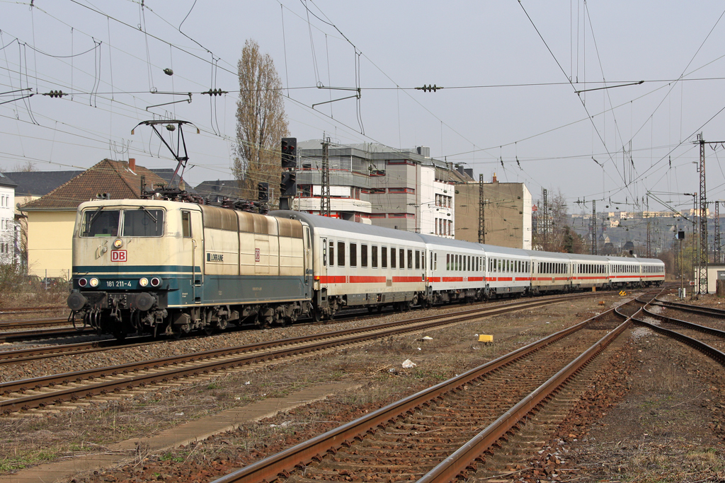Die 181 211-4 in Koblenz Mosel am 25,03,11