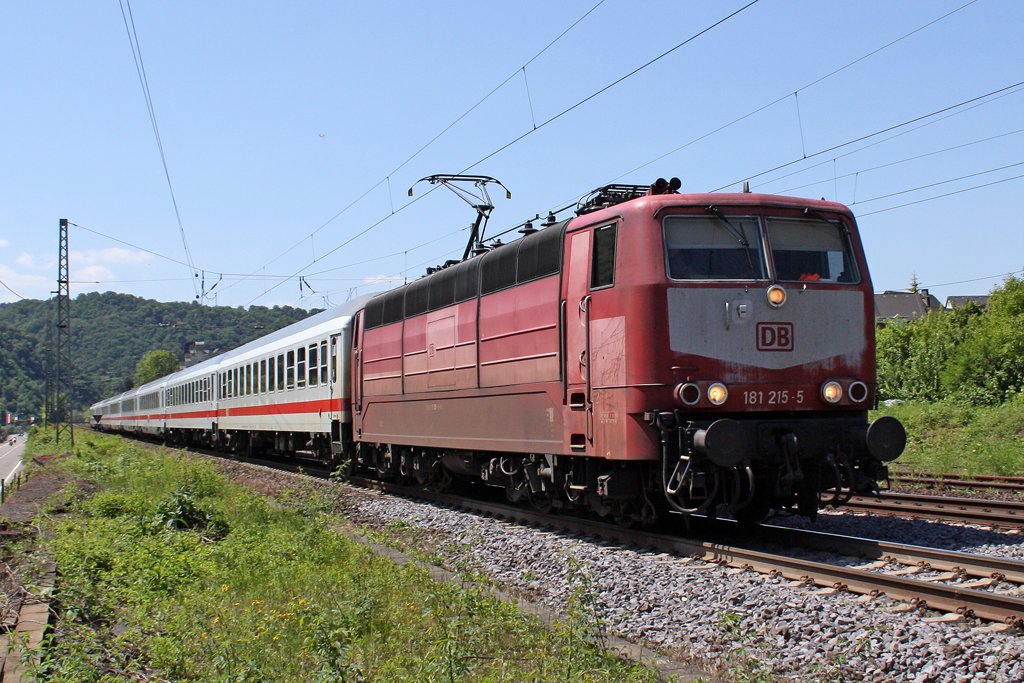 Die 181 215-5 in Winningen (Mosel) am 05,06,10