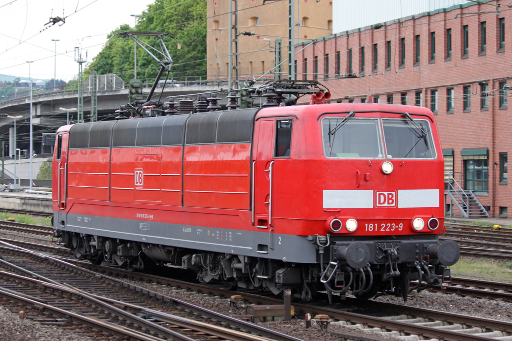 Die 181 223-9 in Koblenz Hbf am 14,05,10     *