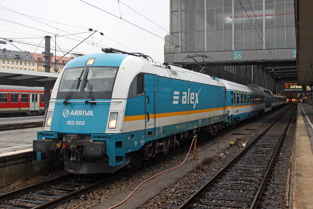 Die 183 003 in M�nchen Hbf am 07,08,10