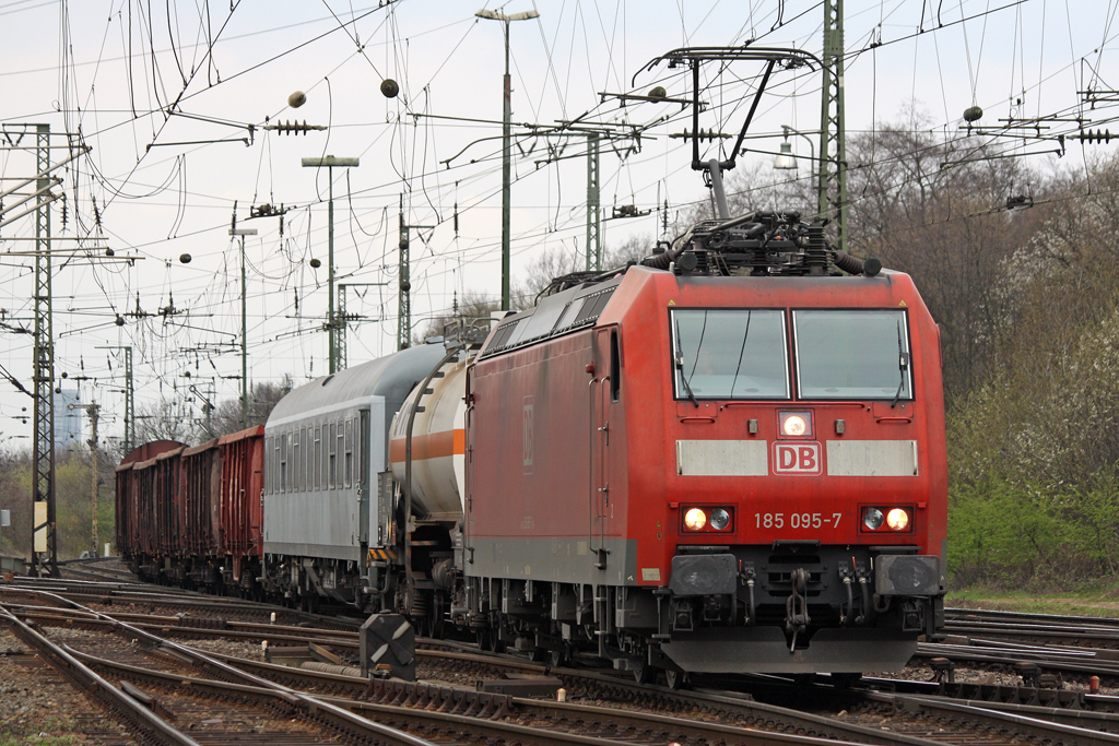 Die 185 095-7 in Gremberg am 09,04,10