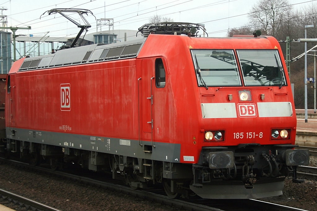 Die 185 151-8 aufgenommen am 20.03.2010 in Kassel-Wilhelmsh�he.
