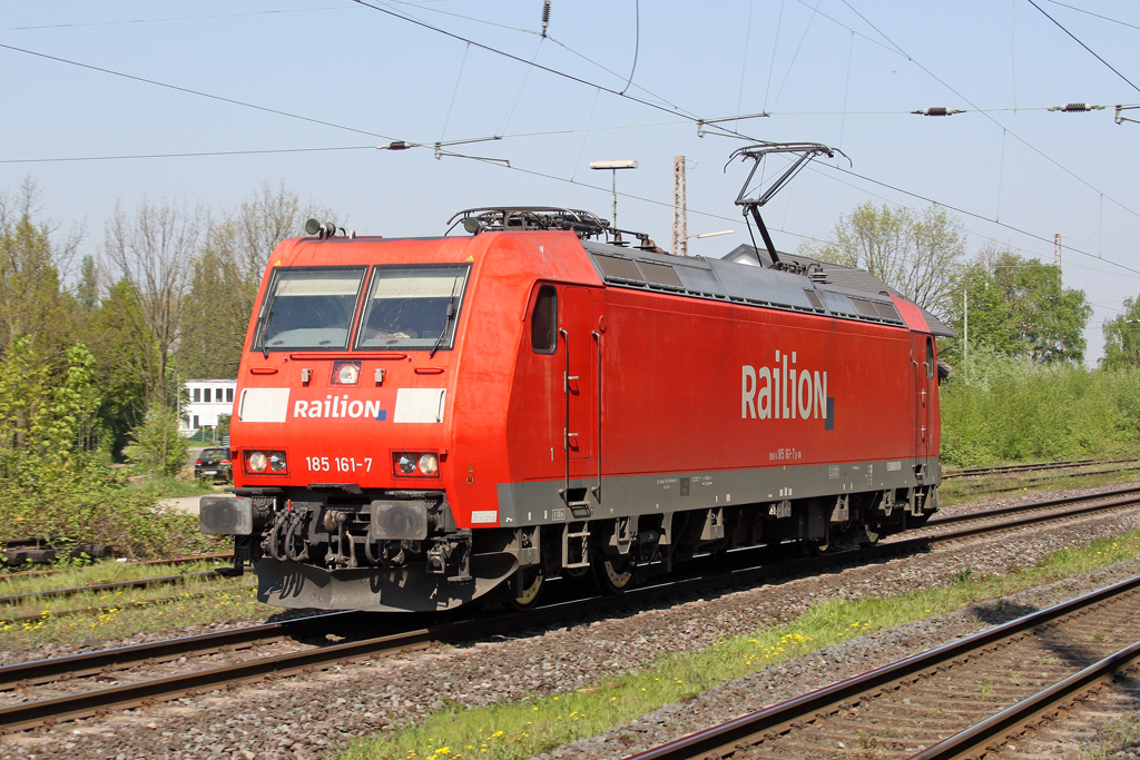 Die 185 161-7 in Ratingen Lintorf am 21,04,11