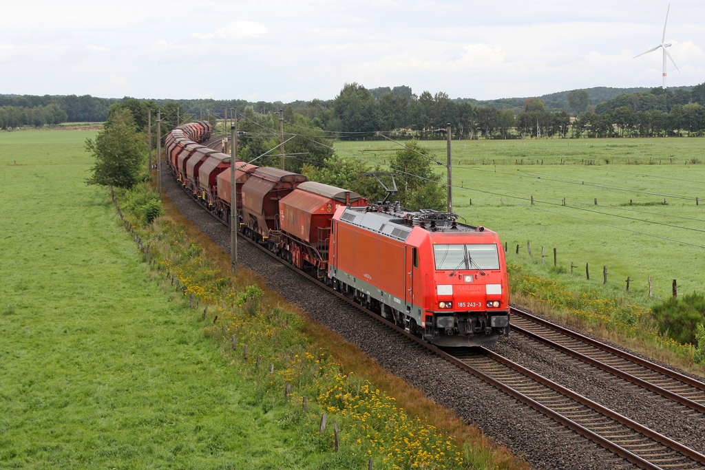 Die 185 243-3 in Ramelsloh am 10,08,11