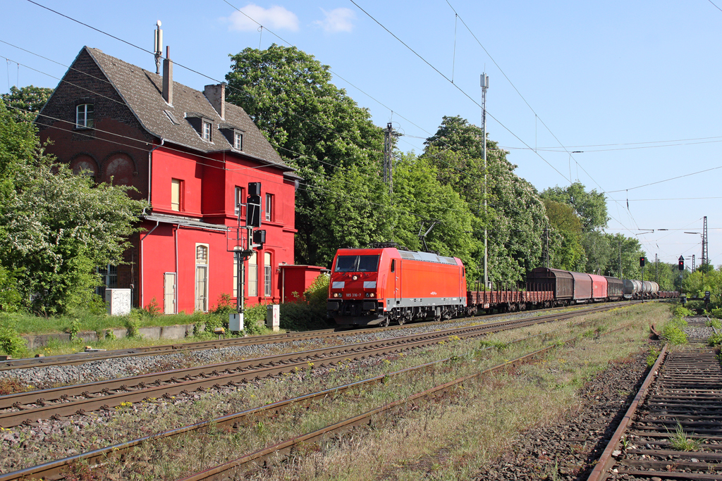 Die 185 316-7 in Ratingen Lintorf am 03,05,11