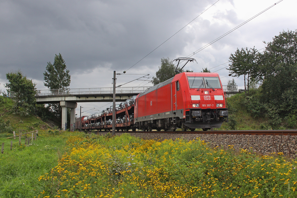 Die 185 397-7 in Ramelsloh am 10,08,11