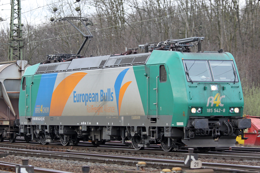 Die 185 542-8 in Gremberg am 02,04,10