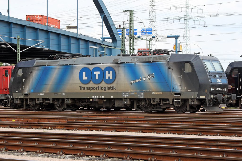 Die 185 546-9 abgestellt in Hamburg Waltershof, am 27,08,09