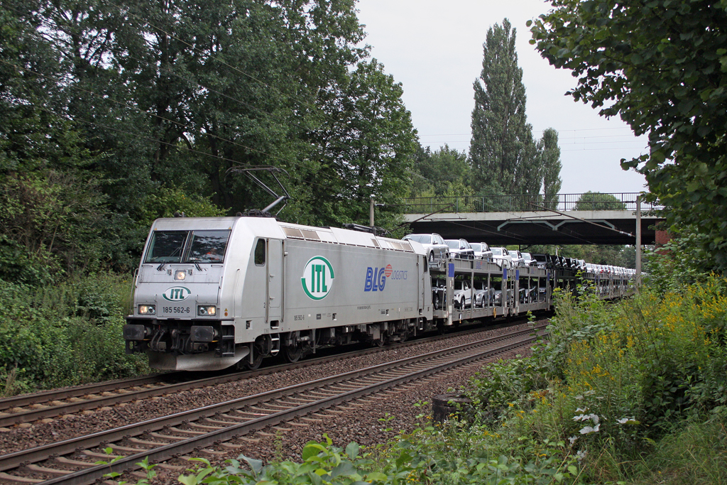 Die 185 562-6 in Hannover Limmer am 16,08,11
