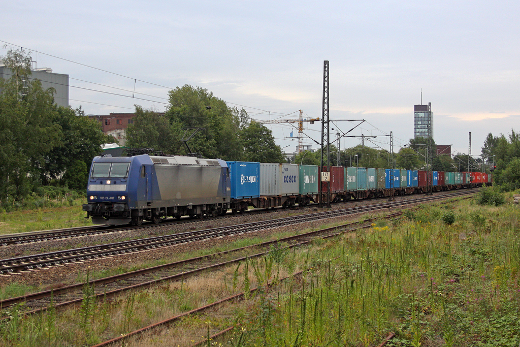 Die 185 CL-009 in Hamburg-Unterelbe am 10,08,11