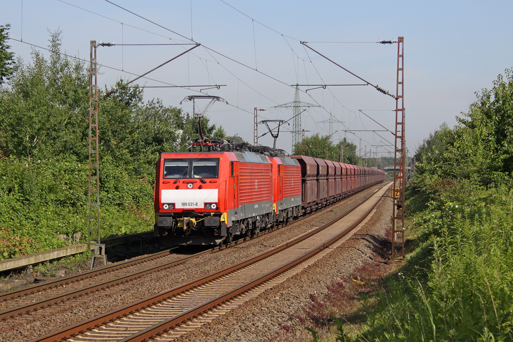 Die 189 031-8 und 189 032-6 mit dem 5000t Erzbomber 48713 von Rotterdam nach Dillingen ( Saar ) in Ratingen Tiefenbroich am 03,07,12