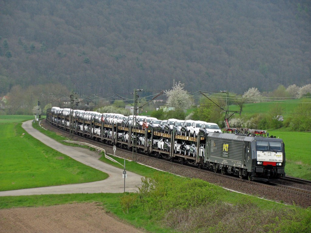 Die 189 935 von MRCE unterwegs f�r PCT Altmann mit deinen Autozug Richtung W�rzburg.
Aufgenommen am 21.04.2010 im Maintal (Wernfeld).
