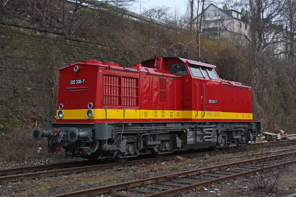 Die 202 330-7 in Wuppertal Steinbeck am 20,03,12